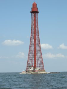 Leuchtturm in der Djnepr-Mündung, erbaut von Vladimir G. Schuchov 1911. Schuchov erfand die Gitterkonstruktion aus verdrehten, sich überkreuzenden Stabreihen. Bildquelle: Andrij Kutnyi / TU München