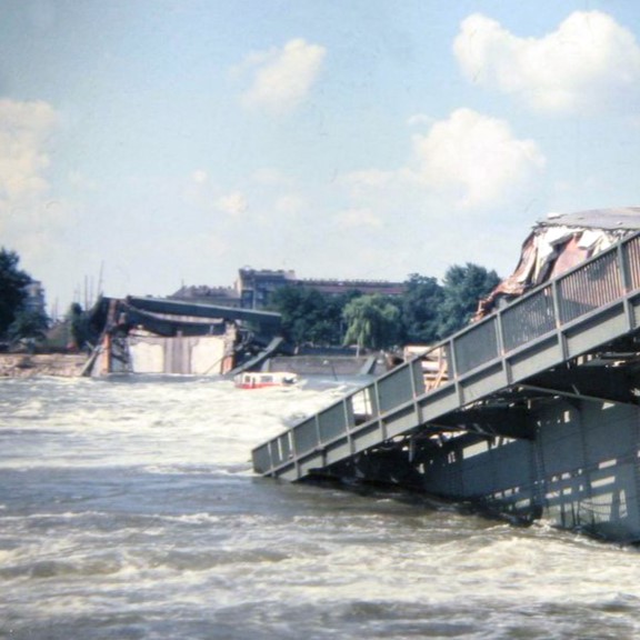 Einsturz der Wiener Reichsbrücke 1976 – Bildquelle: Helmut Krcal via Wikimedia Commons
